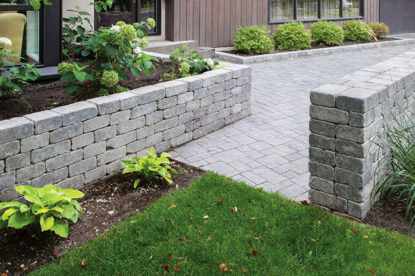 Concrete retaining walls